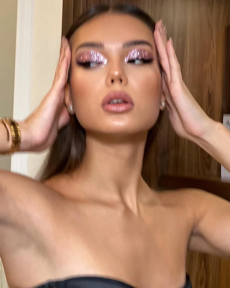Sparkle & Shine: Christmas and New Year’s Eve Makeup Ideas