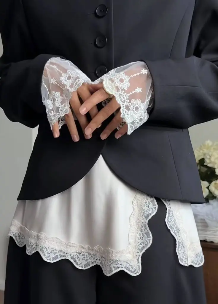 18 Elegant Lace Outfits That Exude Timeless Sophistication