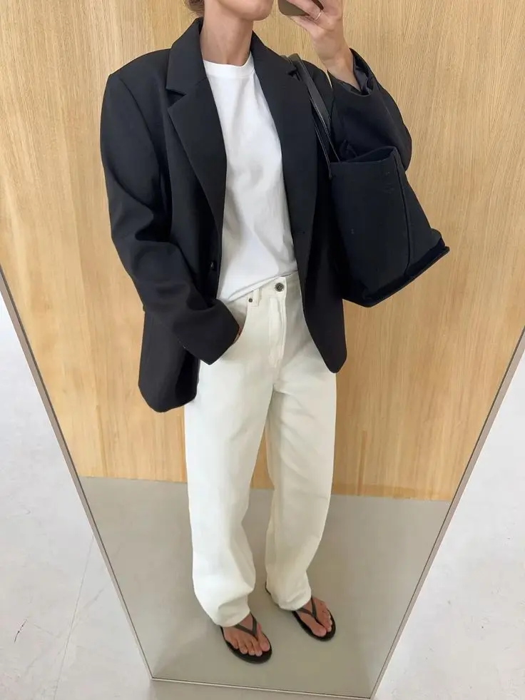 Simple spring minimalist outfit idea uniform with black blazer