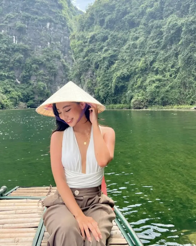 white halter top olive wide leg pants flat sandals bamboo eco lodge mountain resort outfit 17