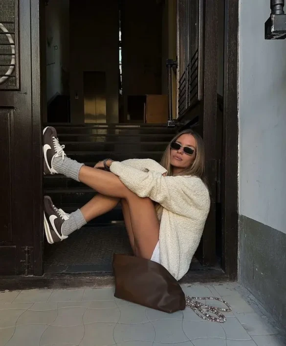 17 Brown Sneakers Outfits Every It-Girl Owns Right Now