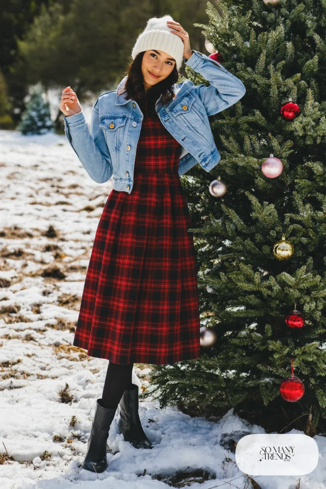 red black plaid midi dress black tights black ankle boots denim jacket cream beanie outfit 28