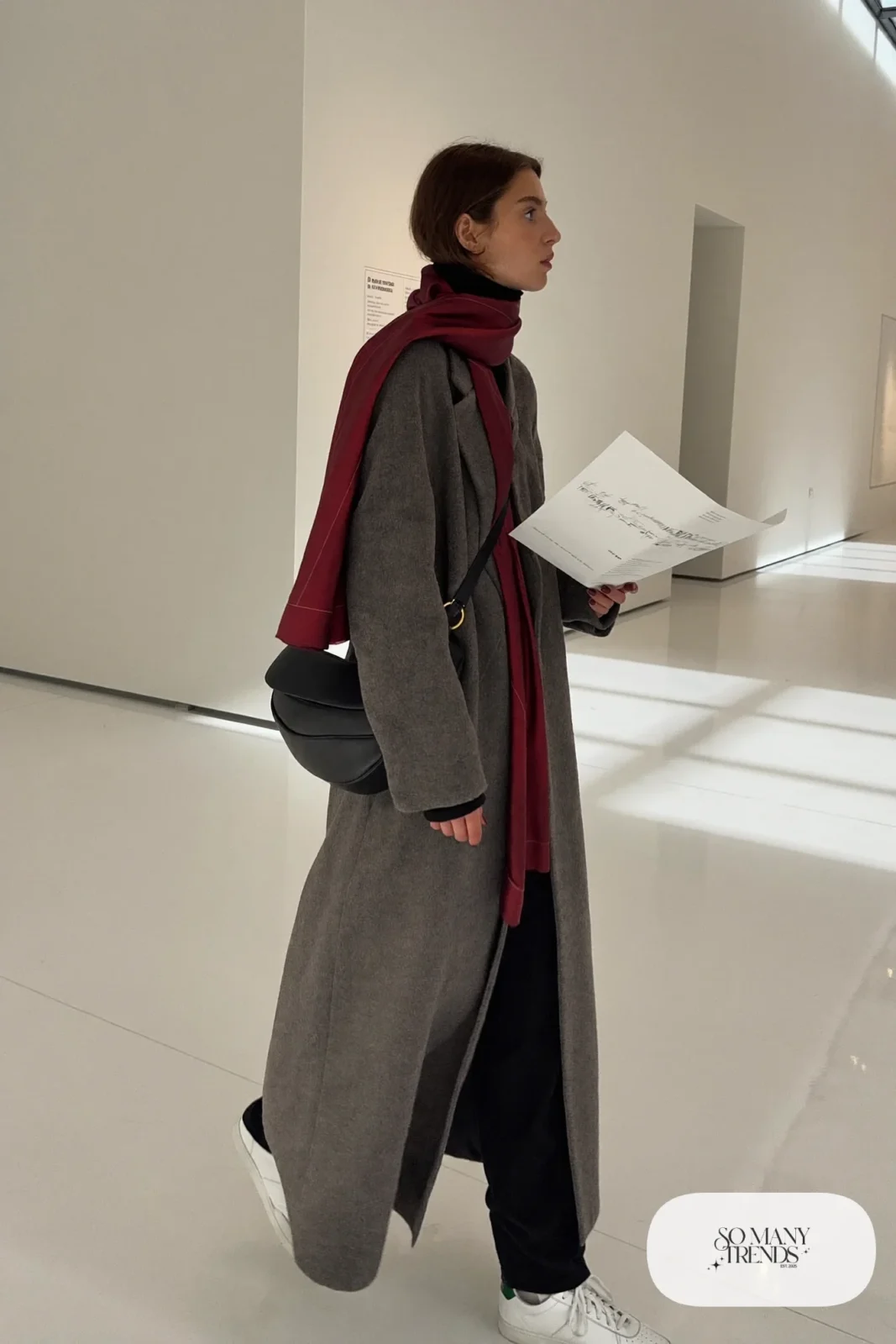 long gray wool coat, black turtleneck, straight black pants, white leather sneakers, burgundy scarf, outfit 20