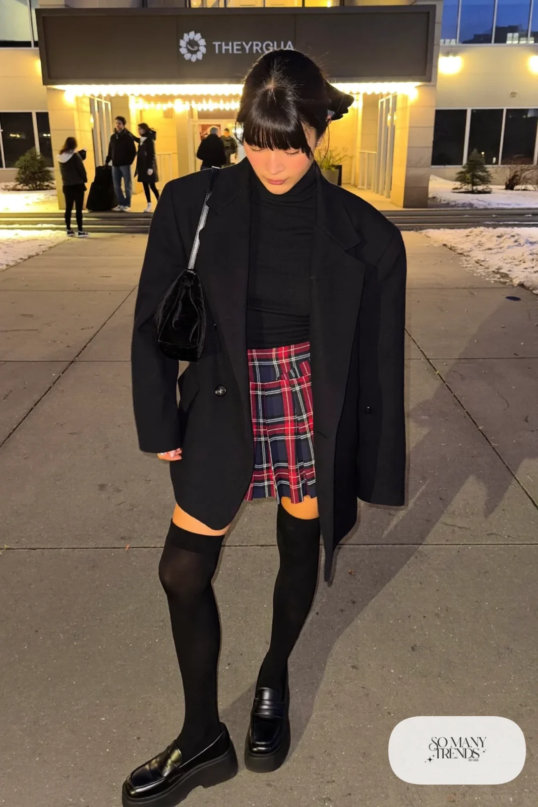 black turtleneck, red tartan mini skirt, black knee socks, chunky black loafers, wool coat outfit 9