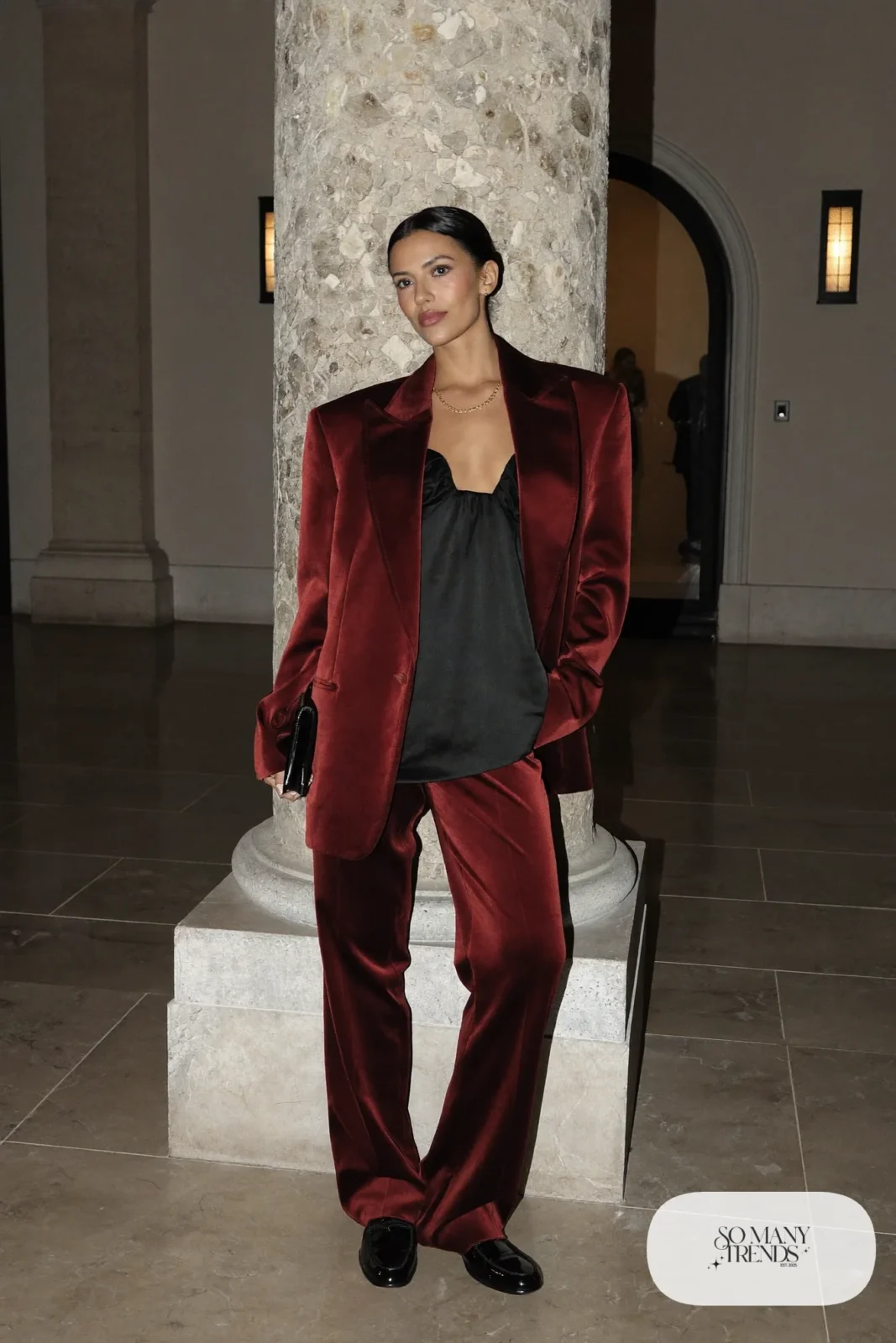 burgundy velvet oversized blazer and straight pants suit with black camisole, gold chain and black loafers, formal winter outfit 14