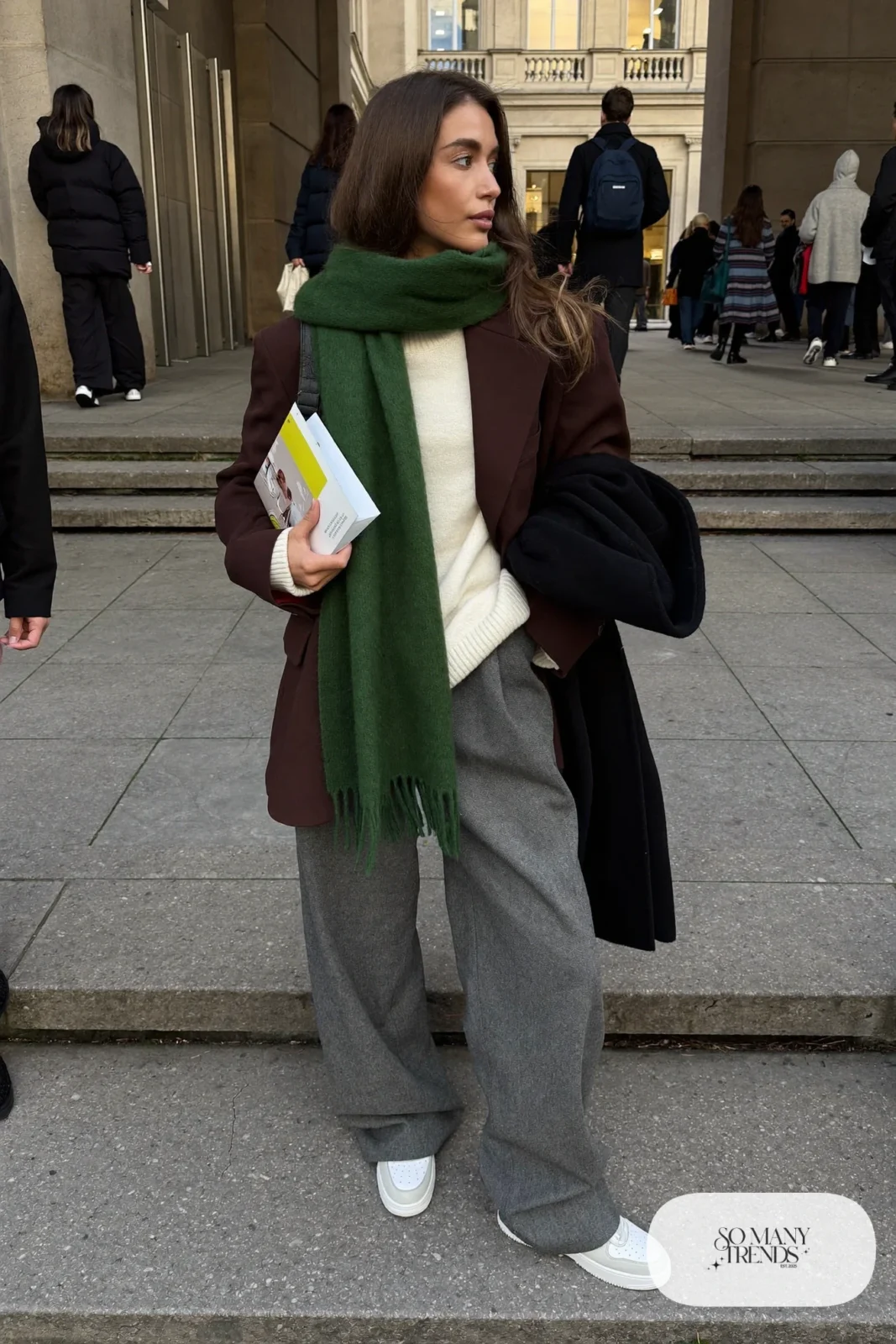 Oversized chocolate blazer, cream sweater, wide-leg gray pants, white sneakers, long scarf, winter outfit 28