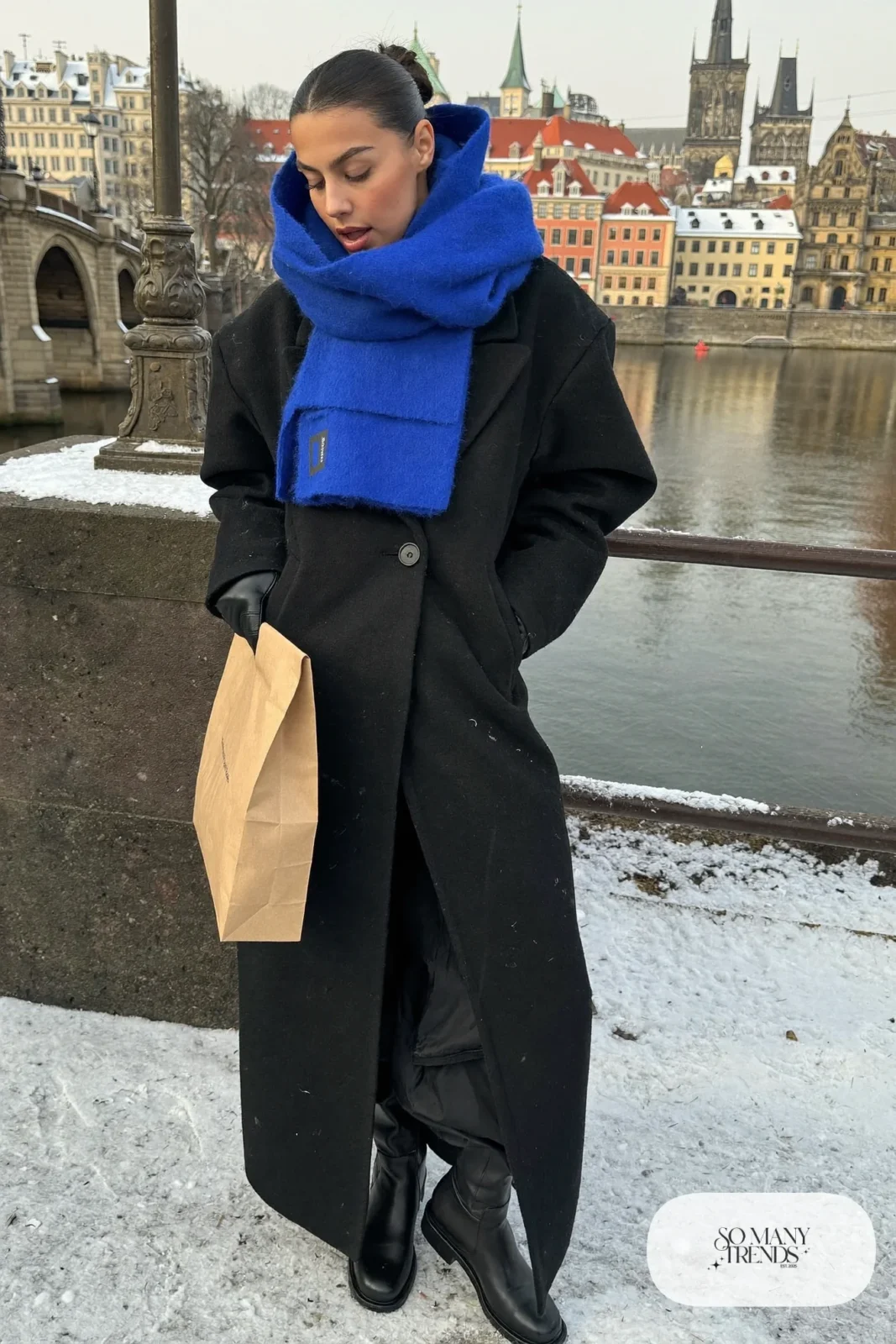 black wool coat cobalt blue wool scarf black pants black boots leather gloves outfit 22