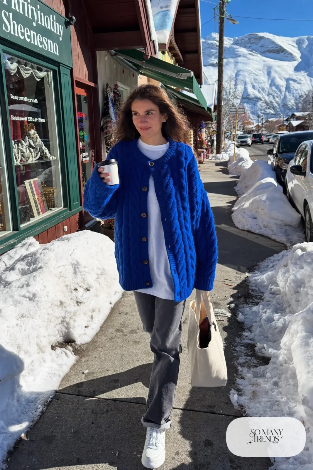 cobalt blue cable-knit cardigan white tee gray straight jeans white sneakers outfit 27