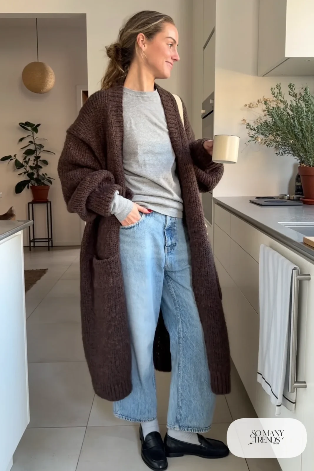 chocolate brown long chunky cardigan gray tee wide-leg jeans loafers outfit 1