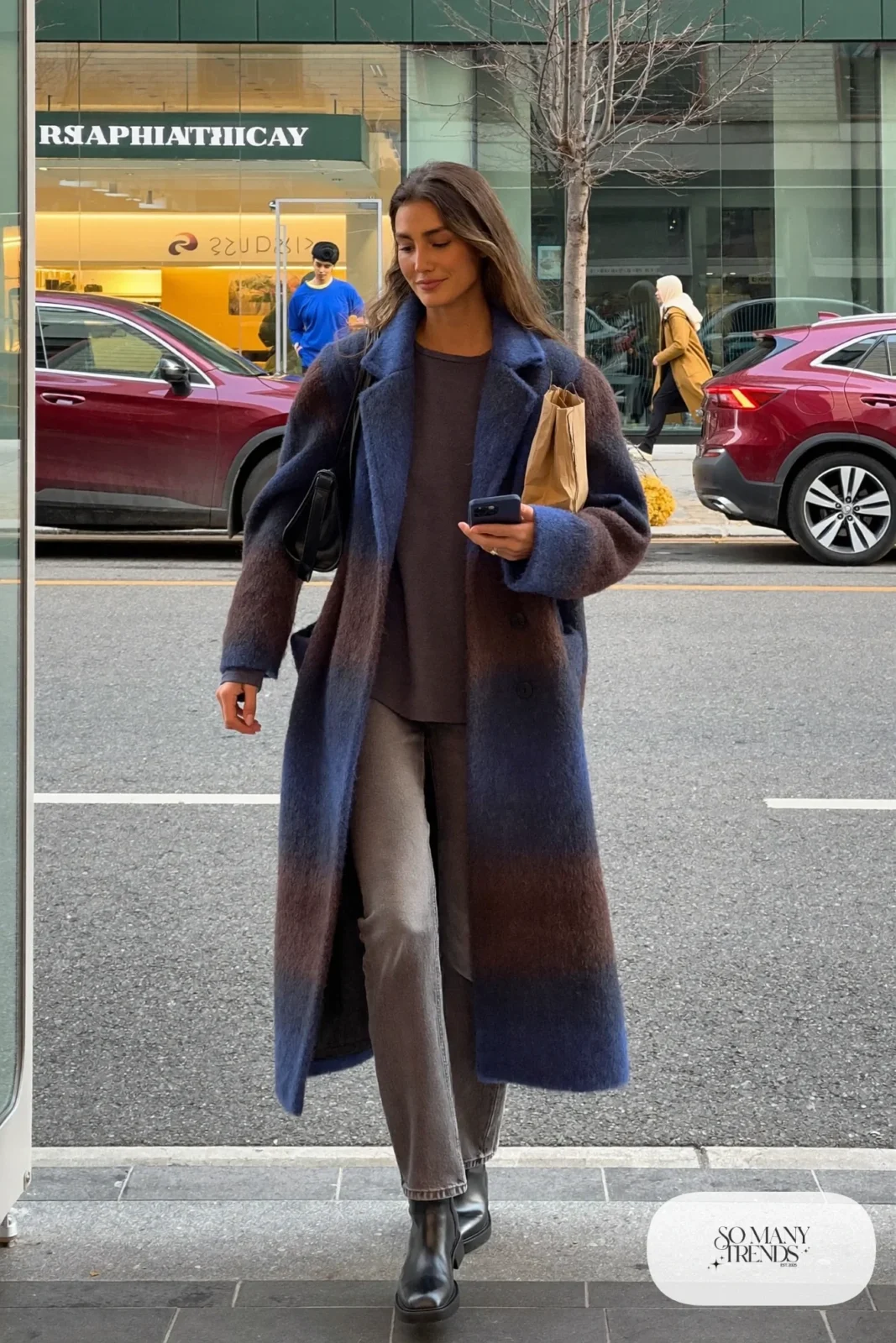 long oatmeal wool cardigan coat, charcoal tee, gray straight jeans, black leather chelsea boots, shoulder bag outfit 13