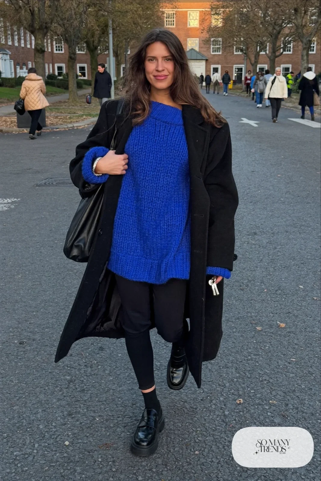 cobalt blue long sweater black leggings chunky loafers black tote bag outfit 5