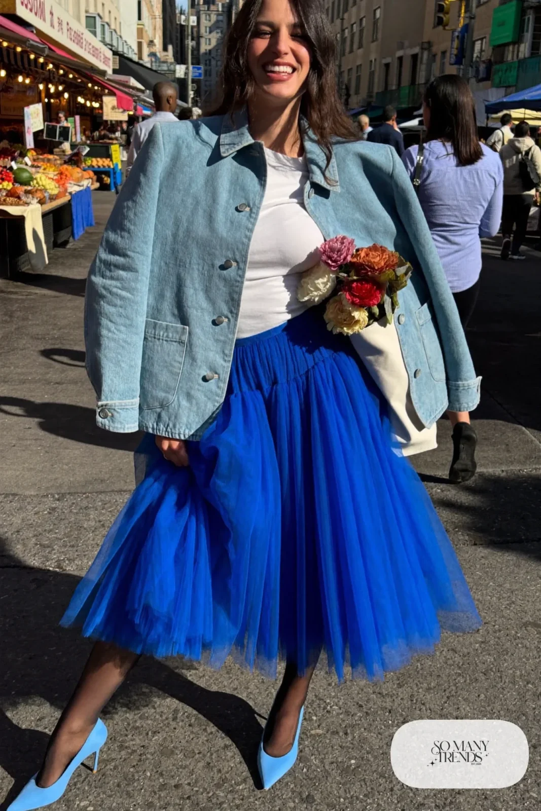 cobalt blue tulle midi skirt white tee oversized denim jacket white sneakers outfit 3