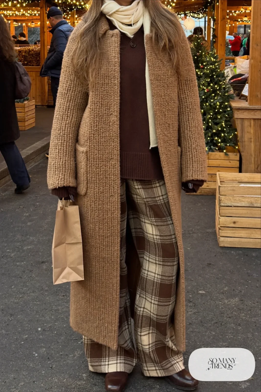 camel long chunky cardigan coat chocolate sweater plaid wide-leg pants brown boots christmas market outfit 16