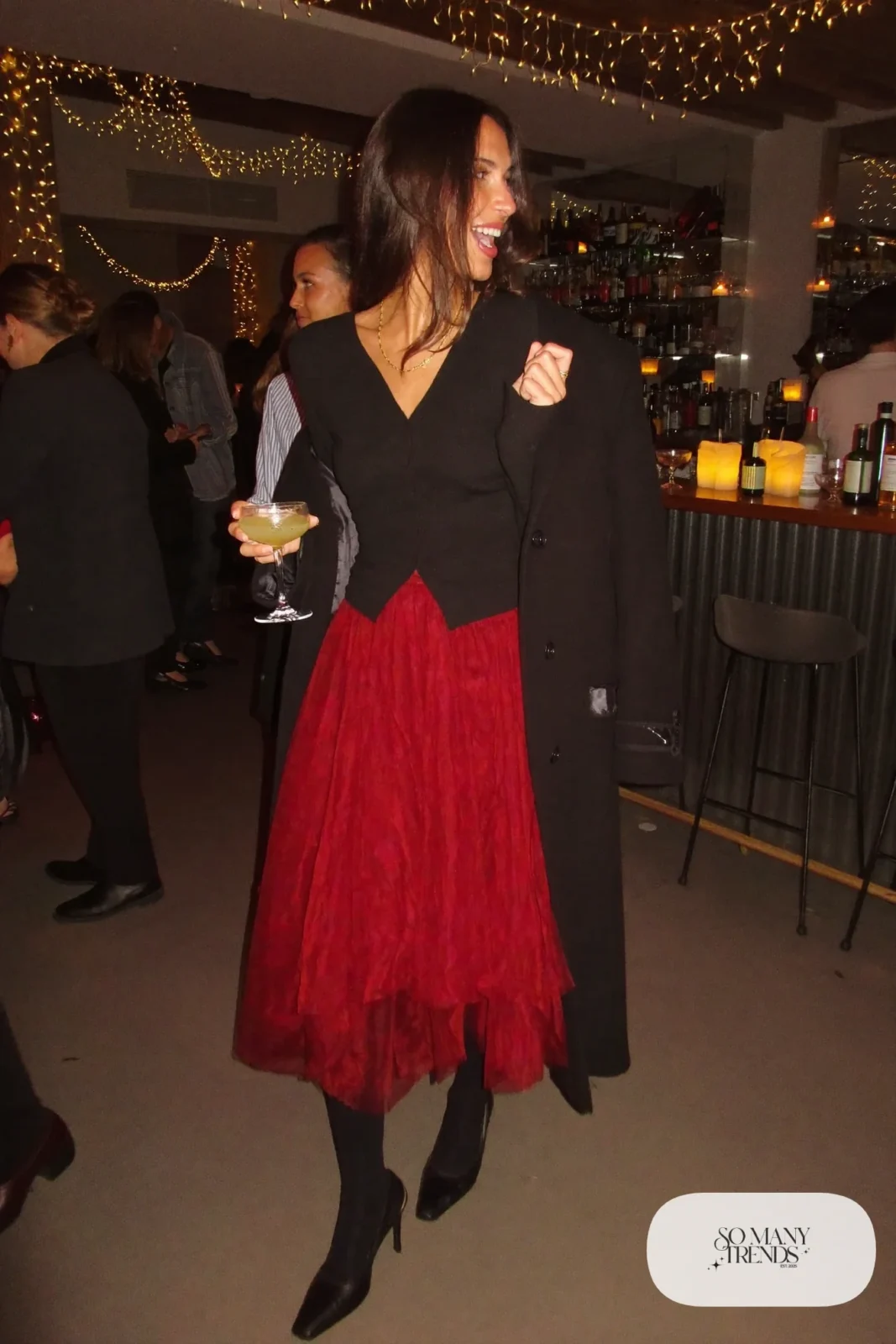 red tulle midi skirt black fitted cardigan black tights black closed pumps long black coat outfit 27