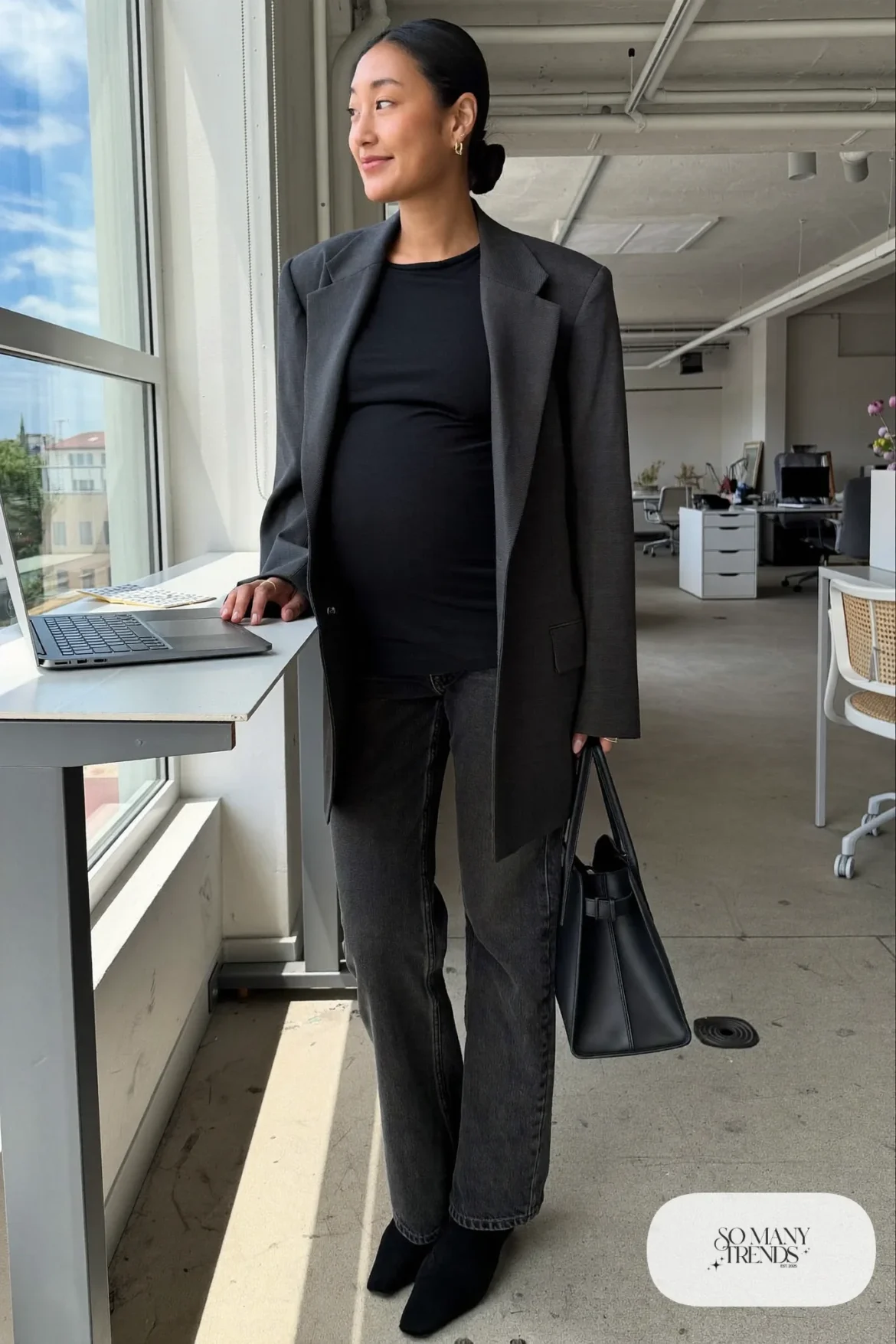 Charcoal oversized blazer over black longline knit with dark maternity jeans and black flats - outfit 13
