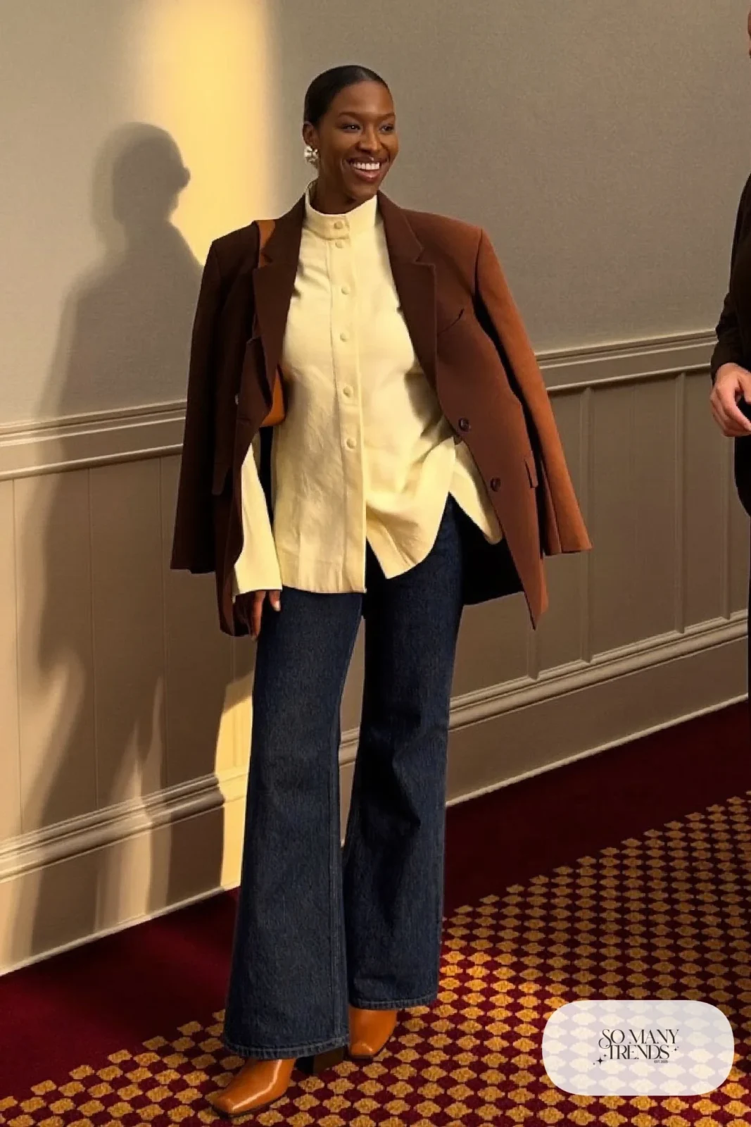 Dark flared jeans, cream blouse, brown blazer and cognac block-heel boots - outfit 14