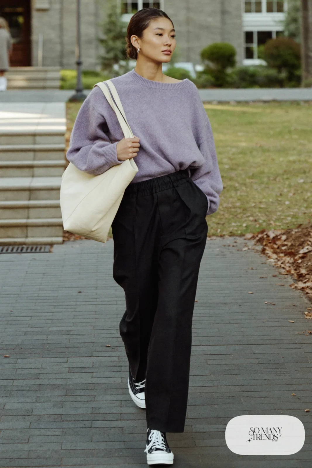 Woman in a lavender knit sweater, black wide-leg pants and black Converse Run Star Hike platform sneakers - outfit 2