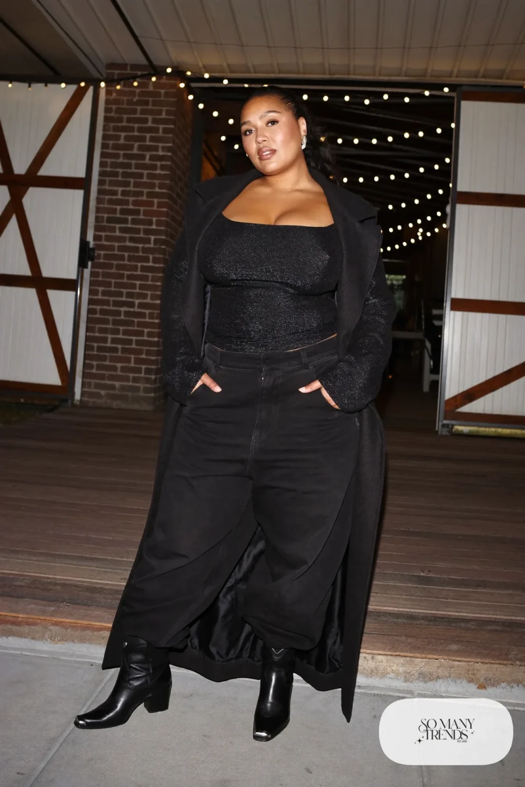 Sparkle corset top, black wide-leg jeans, black boots, look 14