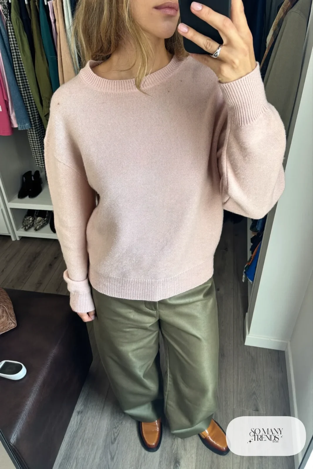 Blush fine-knit sweater, wide olive pants and tan loafers, outfit 20