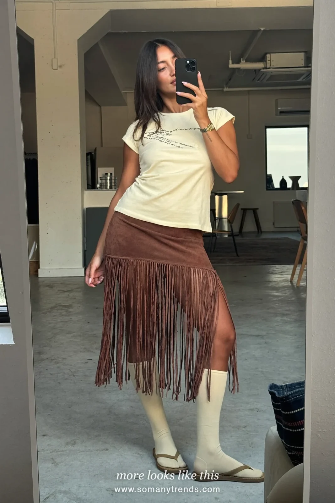 Chocolate brown fringe skirt with cream tee, thin belt and flat sandals, mirror selfie, outfit 28