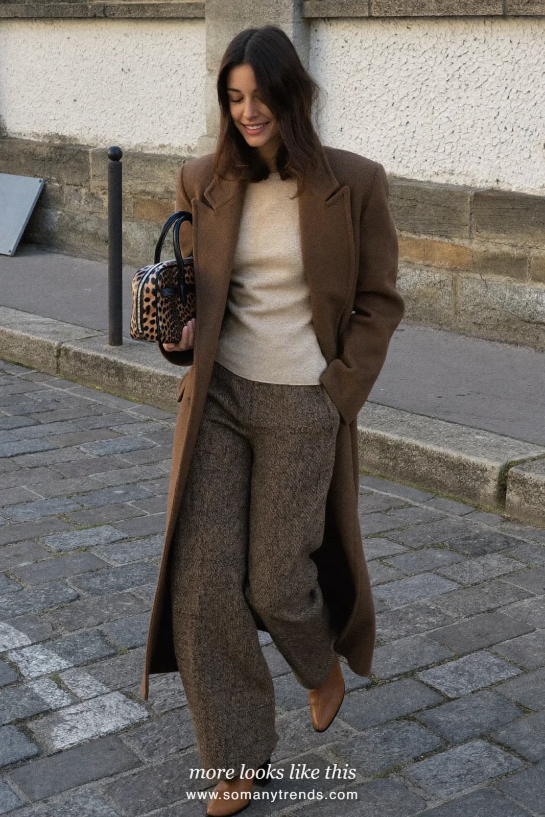 Long brown wool coat, cream knit, oatmeal wide-leg pants, leopard-print bag and brown leather boots, outfit 7